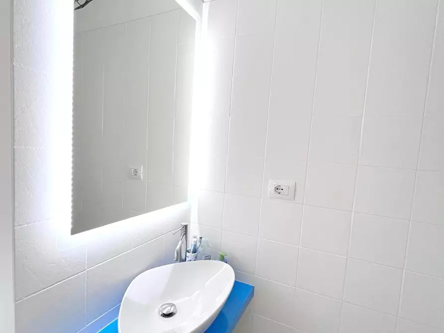 Immagine 14 di Appartamento in vendita  a Massa