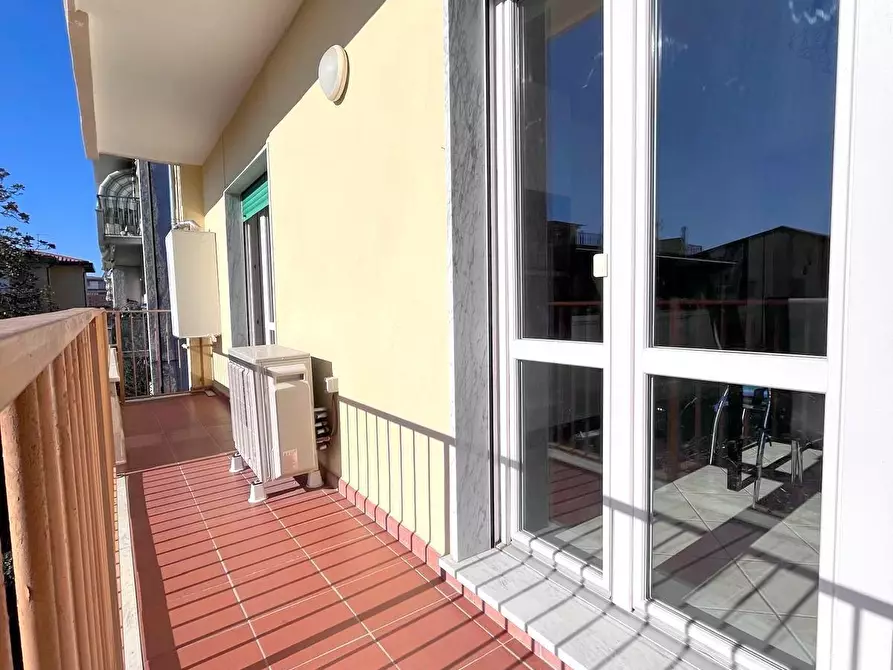 Immagine 16 di Appartamento in vendita  a Massa