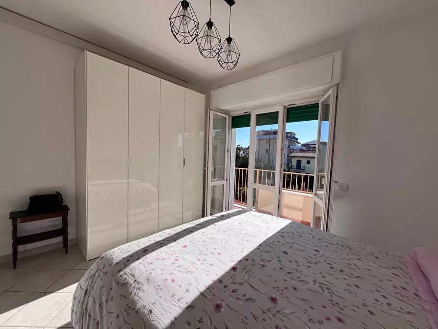 Immagine 10 di Appartamento in vendita  a Massa