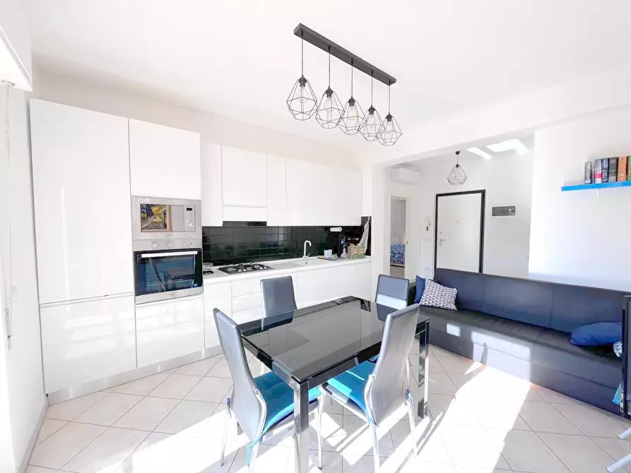 Immagine 3 di Appartamento in vendita  a Massa