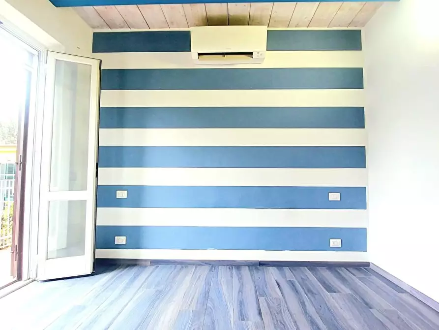 Immagine 3 di Villa in vendita  a Carrara