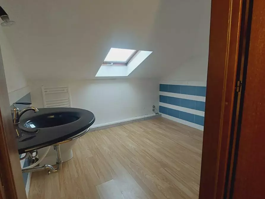 Immagine 50 di Villa in vendita  a Carrara