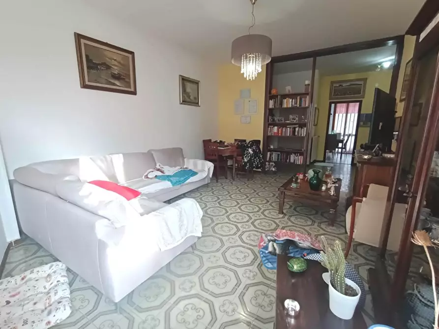 Immagine 2 di Appartamento in vendita  a Carrara