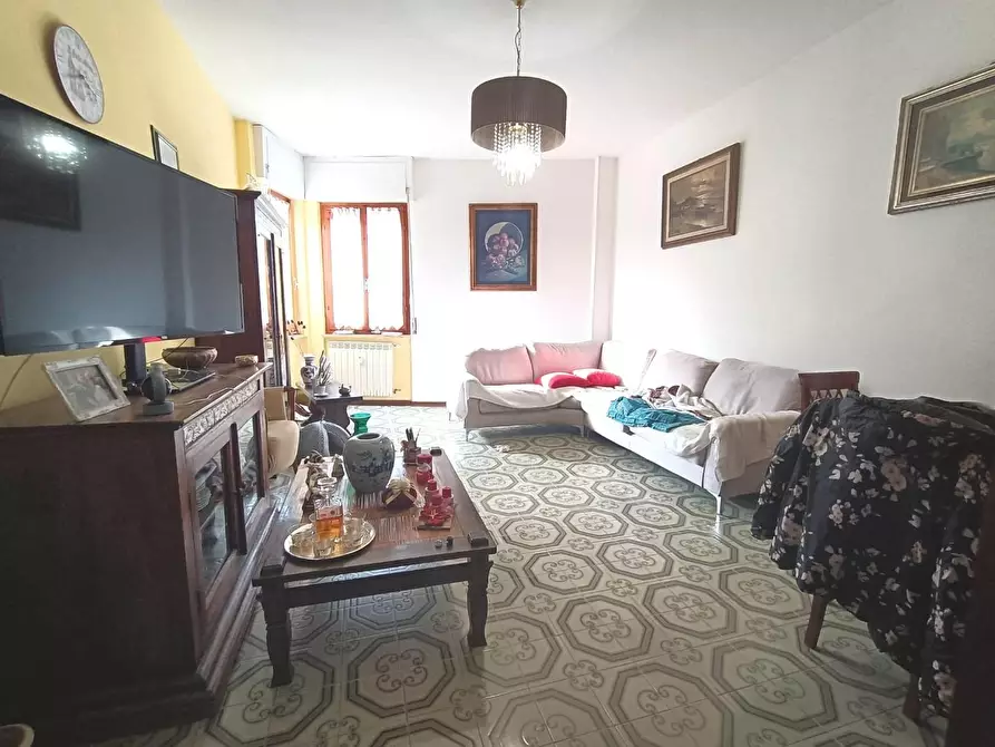 Immagine 1 di Appartamento in vendita  a Carrara