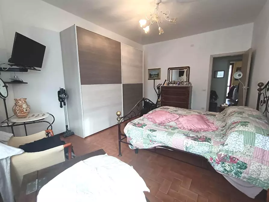 Immagine 15 di Appartamento in vendita  a Carrara