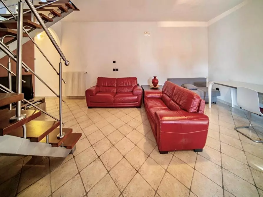 Immagine 6 di Casa bifamiliare in vendita  a Cascina