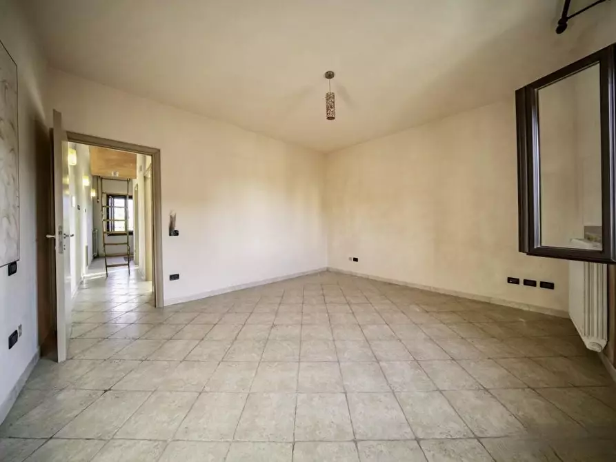 Immagine 16 di Casa bifamiliare in vendita  a Cascina