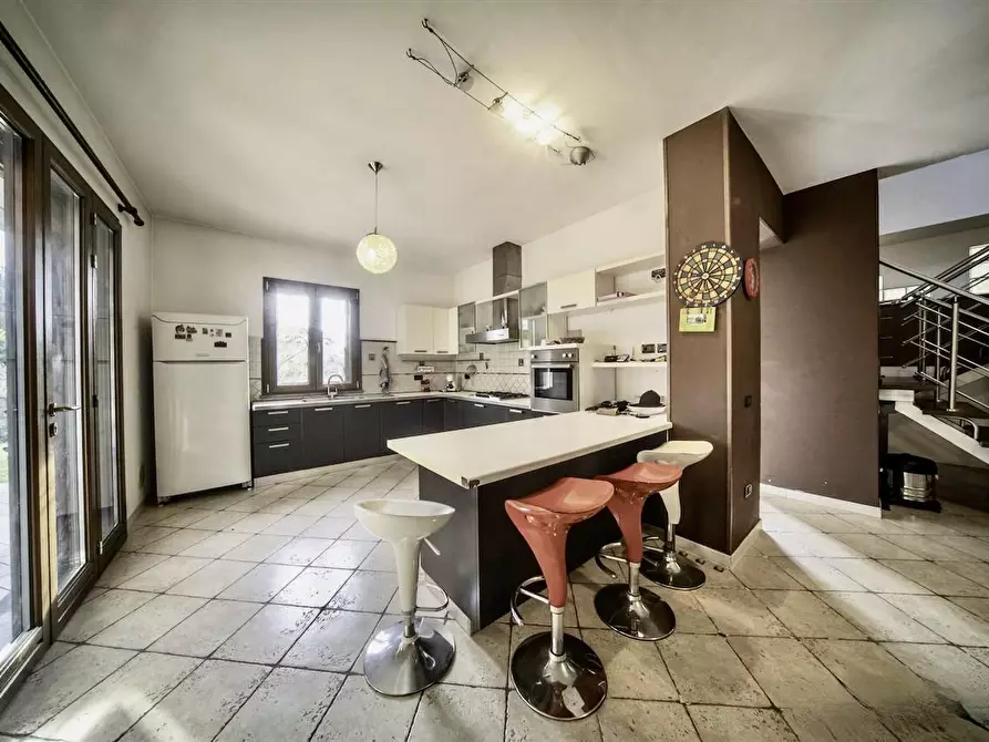 Immagine 4 di Casa bifamiliare in vendita  a Cascina