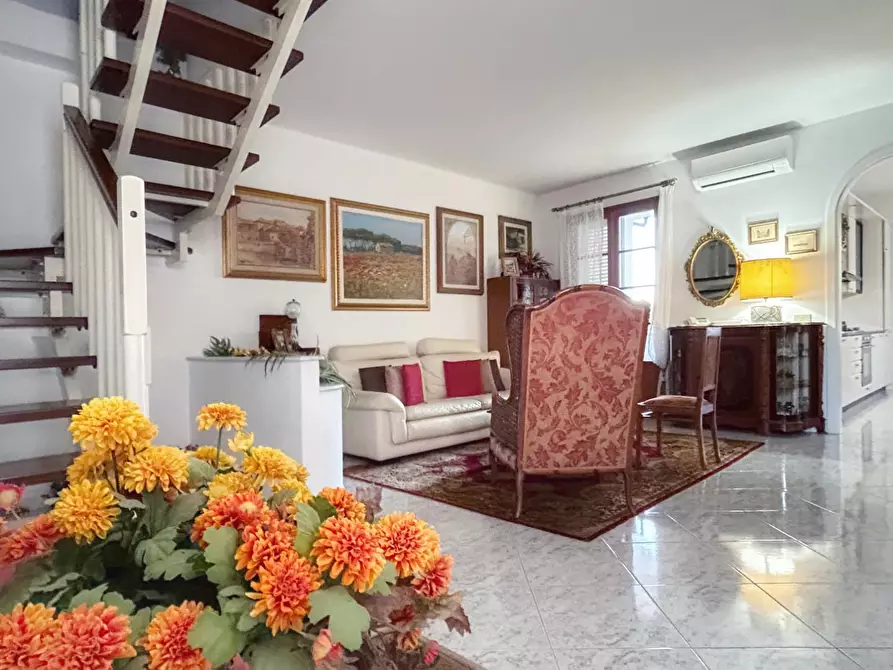 Immagine 6 di Villetta a schiera in vendita  a Livorno