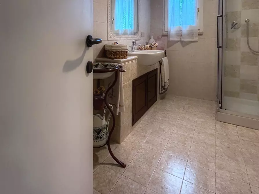 Immagine 21 di Villetta a schiera in vendita  a Livorno