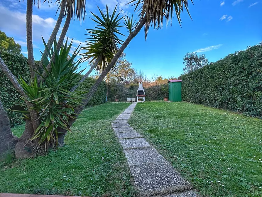 Immagine 24 di Villetta a schiera in vendita  a Livorno