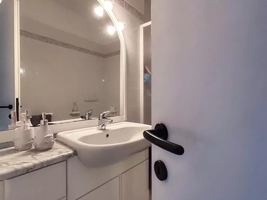 Immagine 19 di Villetta a schiera in vendita  a Livorno