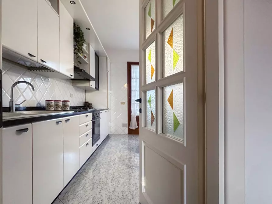 Immagine 8 di Villetta a schiera in vendita  a Livorno