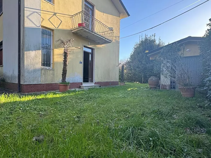 Immagine 12 di Casa bifamiliare in vendita  a Lucca