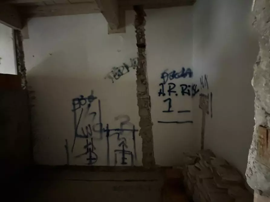 Immagine 25 di Porzione di casa in vendita  a Capannori