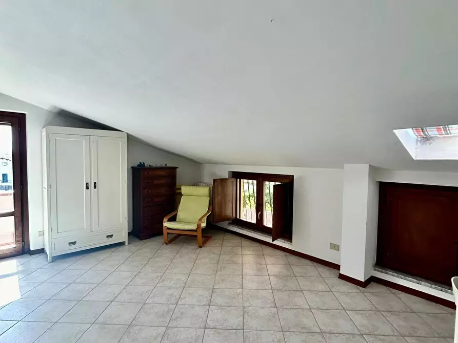 Immagine 15 di Casa trifamiliare in vendita  a Montignoso