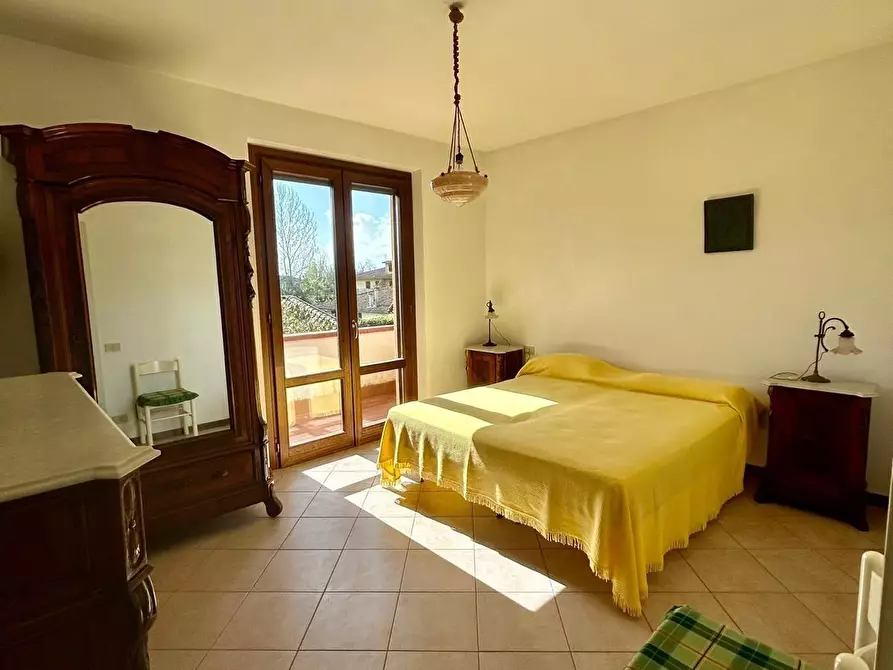 Immagine 8 di Casa trifamiliare in vendita  a Montignoso