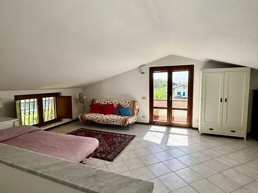 Immagine 14 di Casa trifamiliare in vendita  a Montignoso