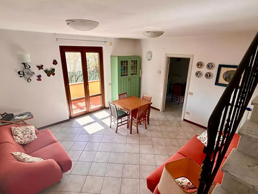 Immagine 4 di Casa trifamiliare in vendita  a Montignoso