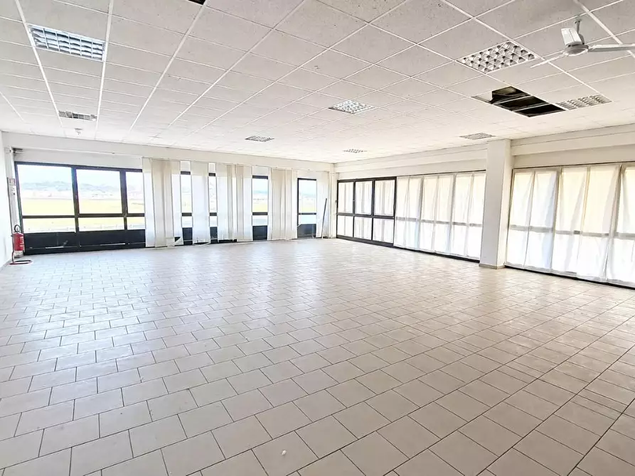Immagine 1 di Locale commerciale in affitto  a Peccioli
