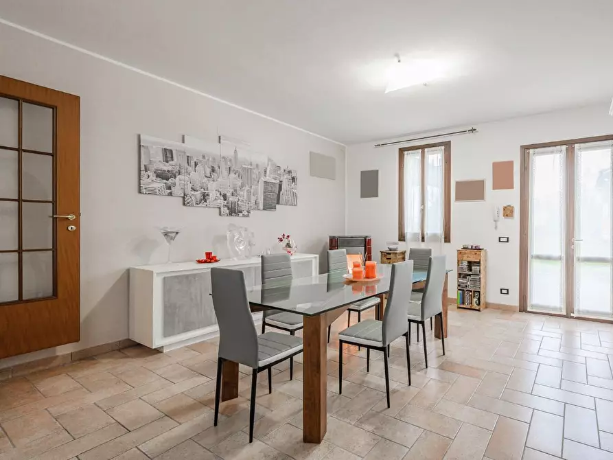 Immagine 6 di Porzione di casa in vendita  a Novellara