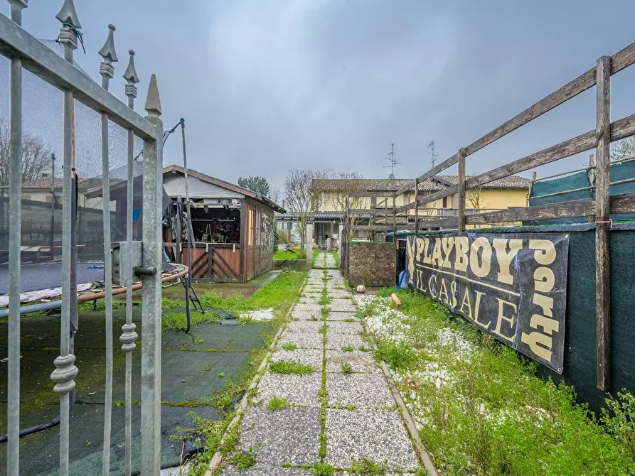 Immagine 43 di Porzione di casa in vendita  a Novellara