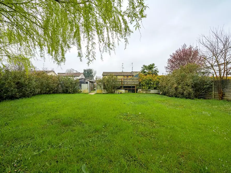 Immagine 40 di Porzione di casa in vendita  a Novellara