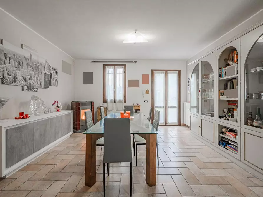 Immagine 5 di Porzione di casa in vendita  a Novellara