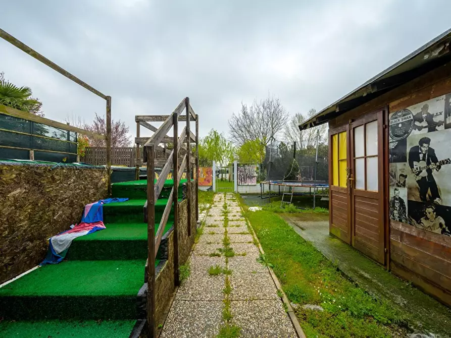 Immagine 45 di Porzione di casa in vendita  a Novellara