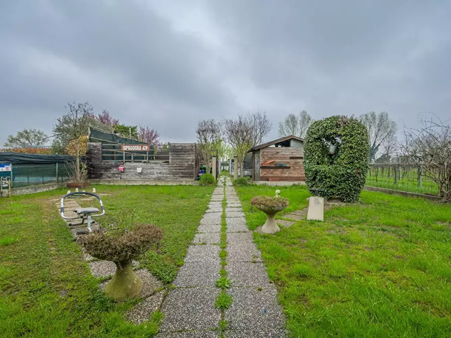 Immagine 52 di Porzione di casa in vendita  a Novellara