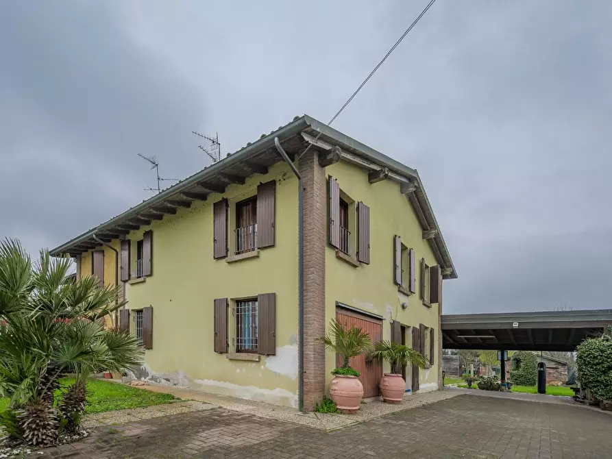 Immagine 59 di Porzione di casa in vendita  a Novellara