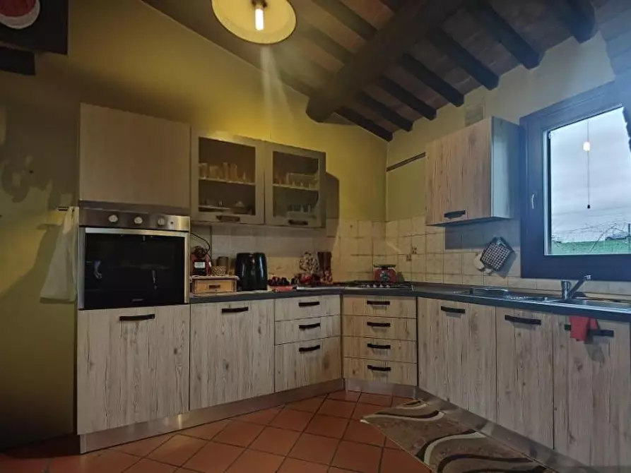 Immagine 5 di Villa in vendita  a Fucecchio