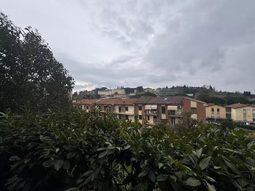 Immagine 21 di Appartamento in vendita  a Siena