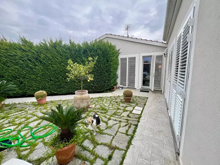 Immagine 39 di Villetta a schiera in vendita  a Cascina