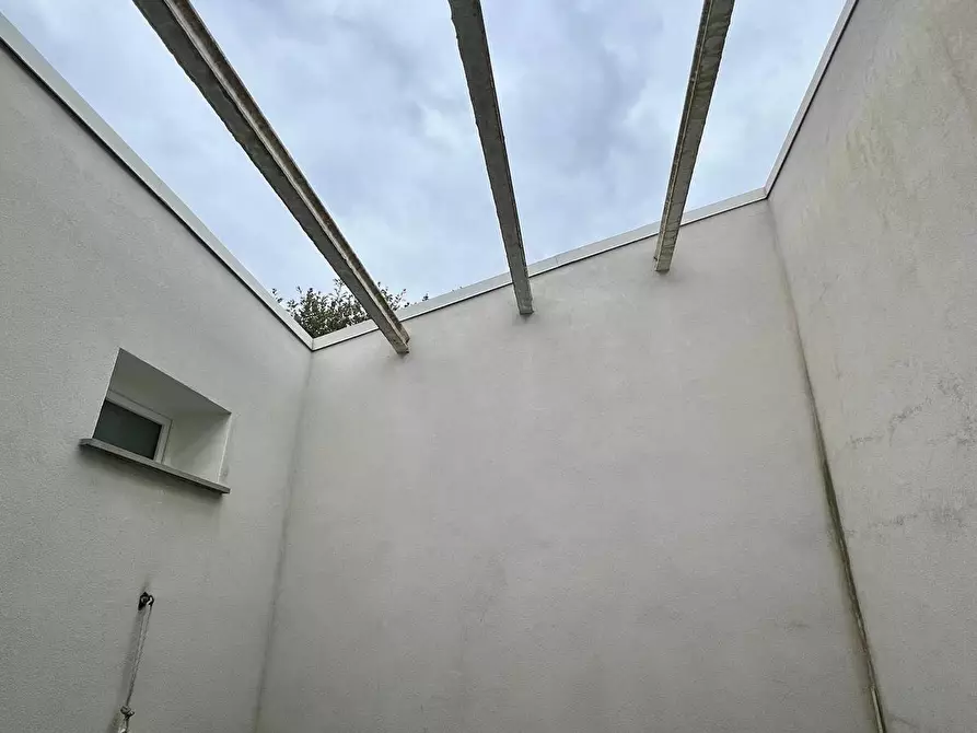 Immagine 13 di Villetta a schiera in vendita  a Cascina