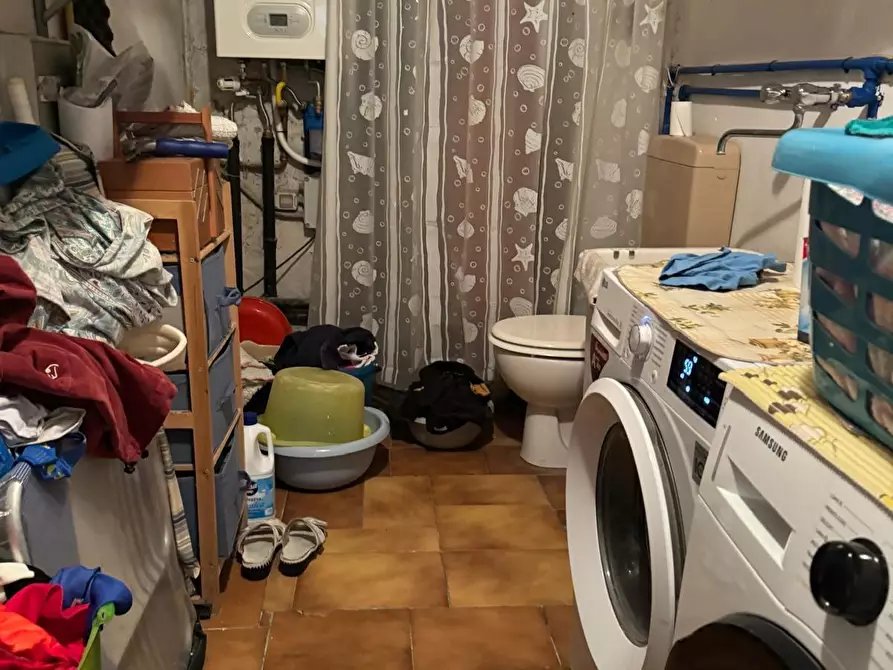 Immagine 30 di Porzione di casa in vendita  a Lucca