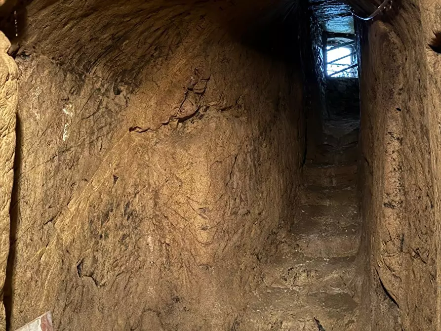 Immagine 34 di Porzione di casa in vendita  a Lucca