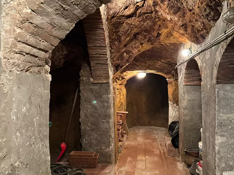 Immagine 35 di Porzione di casa in vendita  a Lucca