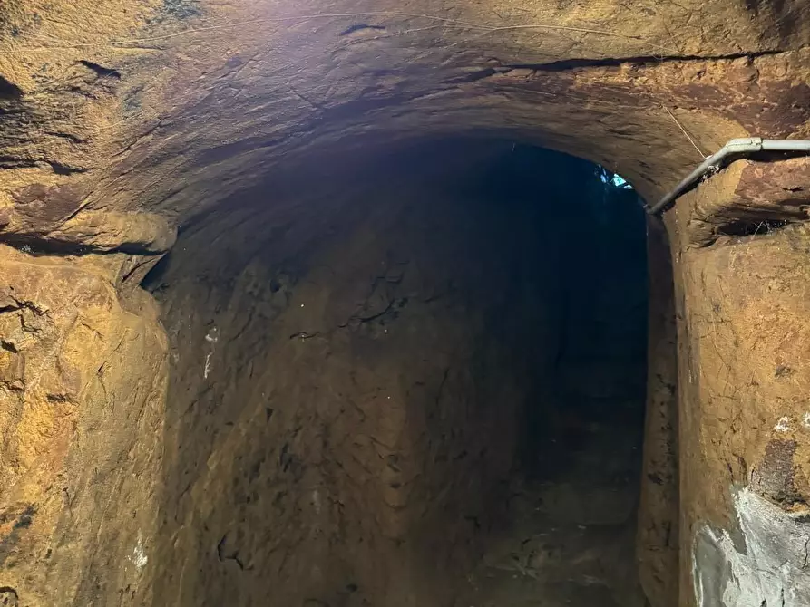 Immagine 24 di Porzione di casa in vendita  a Lucca