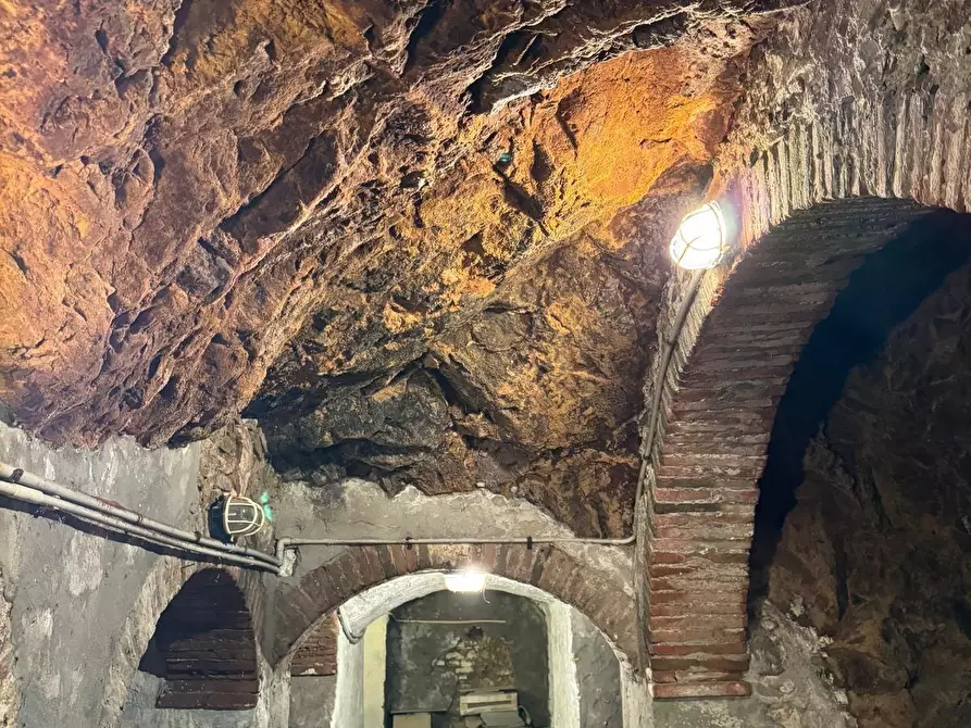 Immagine 19 di Porzione di casa in vendita  a Lucca
