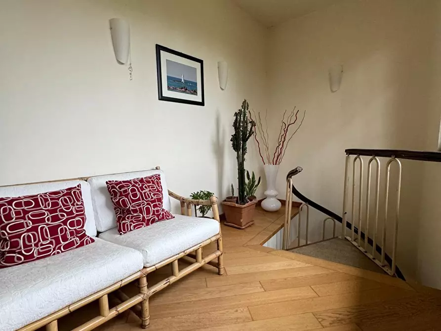 Immagine 27 di Porzione di casa in vendita  a Lucca