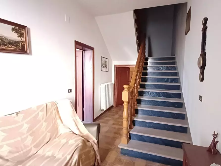 Immagine 11 di Casa indipendente in vendita  a Santa Maria A Monte