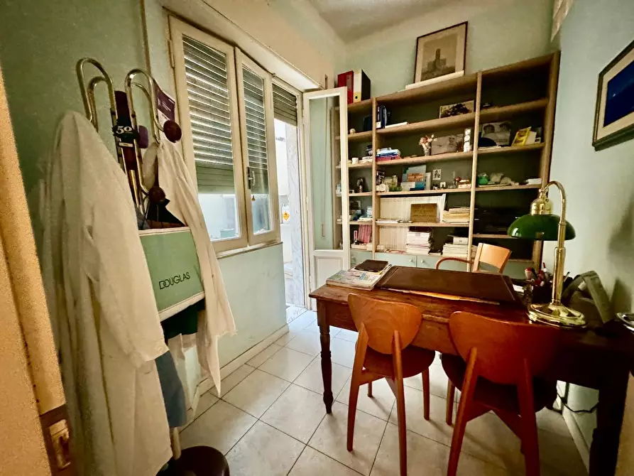 Immagine 7 di Appartamento in vendita  a Montignoso