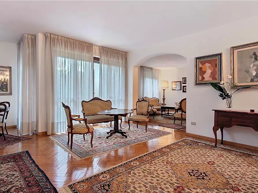 Immagine 1 di Appartamento in vendita  a Pisa