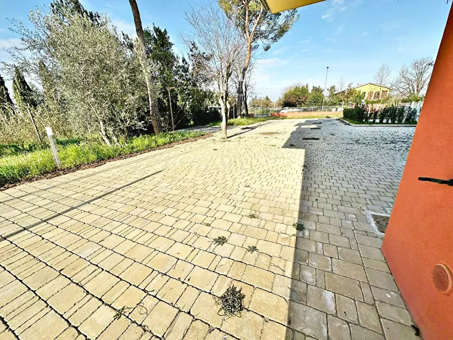 Immagine 26 di Villetta a schiera in vendita  a Campi Bisenzio