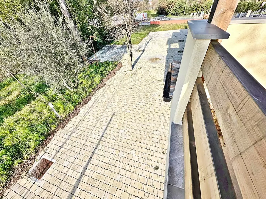 Immagine 23 di Villetta a schiera in vendita  a Campi Bisenzio