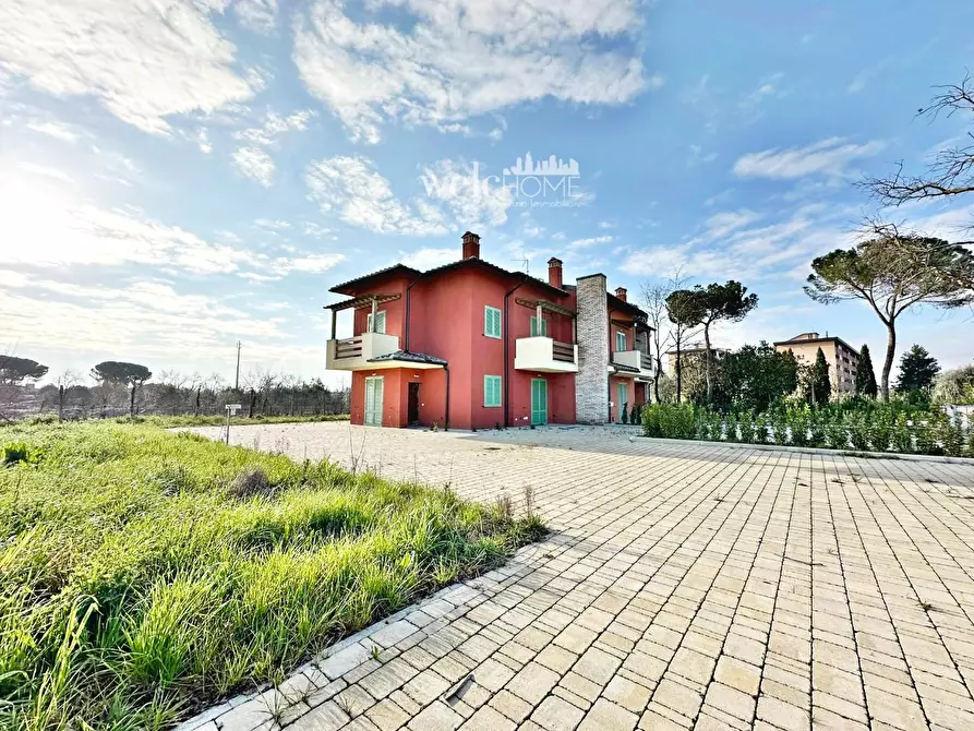 Immagine 28 di Villetta a schiera in vendita  a Campi Bisenzio