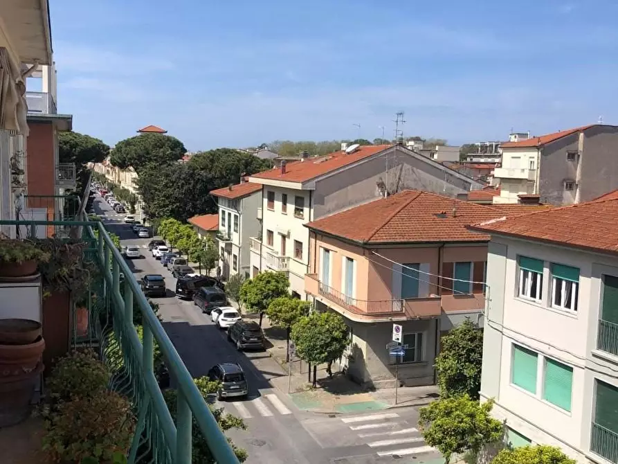 Immagine 8 di Appartamento in vendita  a Viareggio