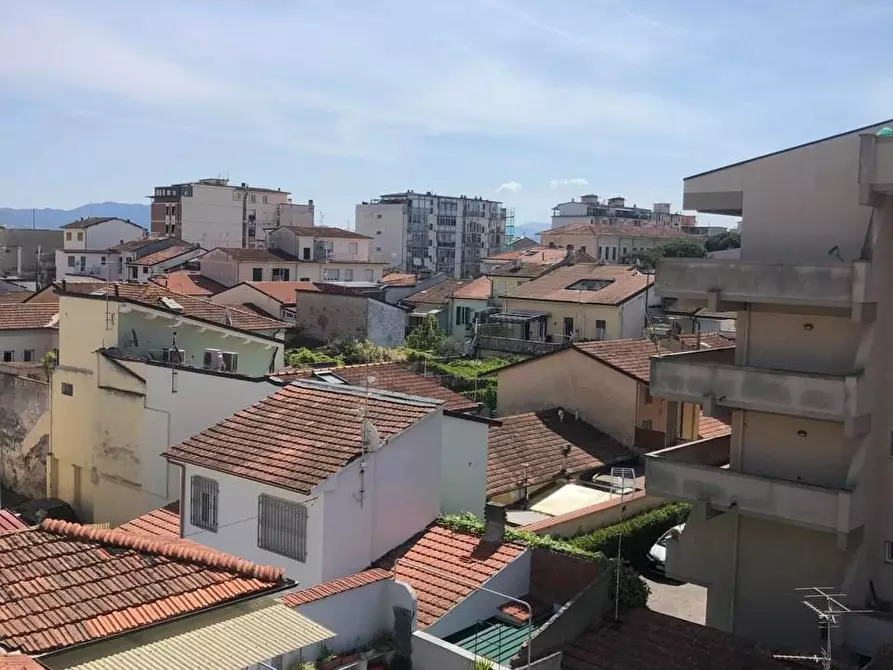 Immagine 7 di Appartamento in vendita  a Viareggio