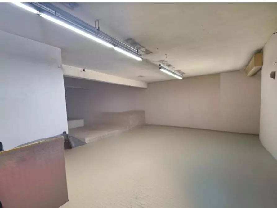 Immagine 2 di Locale commerciale in affitto  a Fucecchio